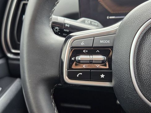 Used 2025 Kia Sorento S image 26