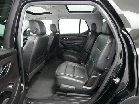 Used 2019 Chevrolet Traverse LT w/ LT Premium Package AWD/4WD image 21