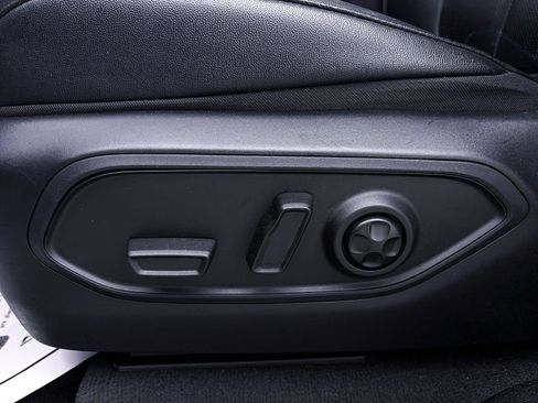 Used 2024 Jeep Grand Cherokee L Limited w/ Luxury Tech Group II image 19