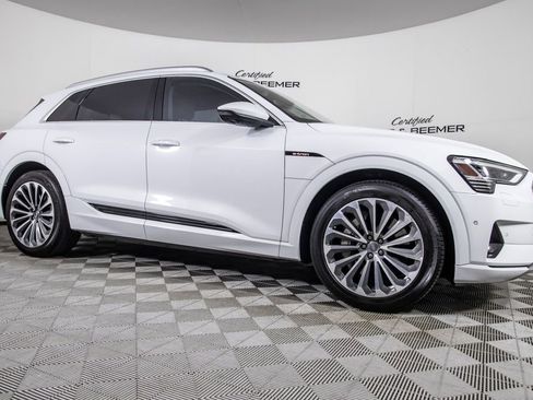Used 2019 Audi e-tron Prestige AWD/4WD image 2