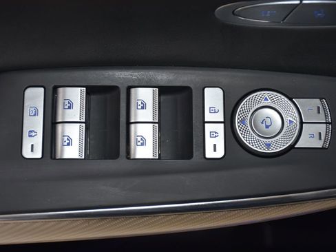 Used 2023 Genesis GV70 2.5T w/ Sport Prestige Package image 19