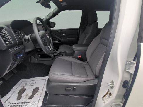 Used 2023 Nissan Frontier SV w/ Midnight Edition Package AWD/4WD image 15