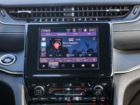 New 2025 Jeep Grand Cherokee Altitude image 15