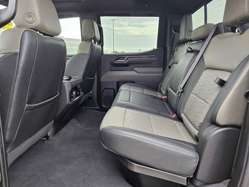 Certified 2022 Chevrolet Silverado 1500 ZR2 w/ Technology Package AWD/4WD image 24