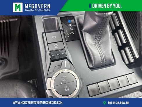 Used 2025 Toyota Tacoma SR5 AWD/4WD image 37