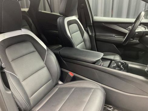 Used 2025 Chevrolet Blazer EV LT FWD image 16