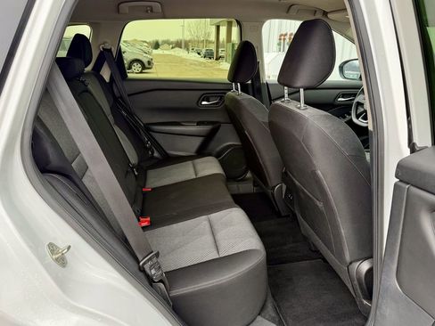 Used 2024 Nissan Rogue SV image 18