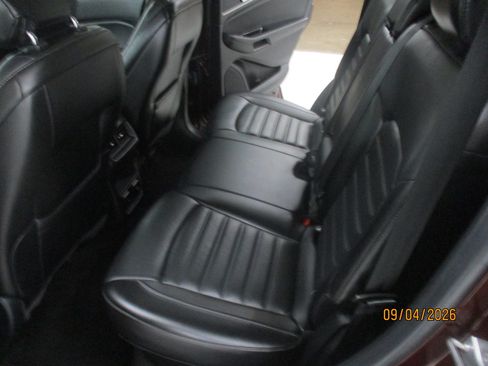Used 2017 Ford Edge SEL w/ Equipment Group 201A AWD/4WD image 10