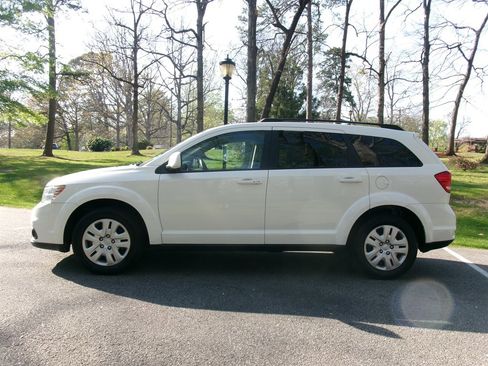 Used 2019 Dodge Journey SE w/ Connectivity Group image 8