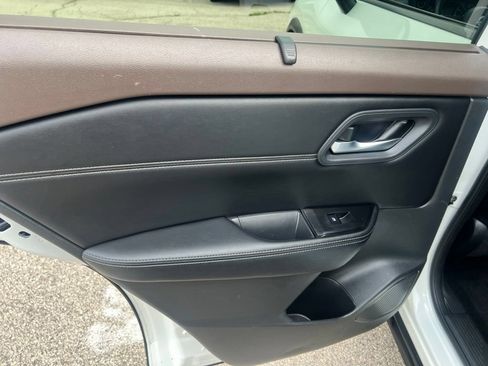 Used 2023 Nissan Rogue SV w/ SV Premium Package AWD/4WD image 11