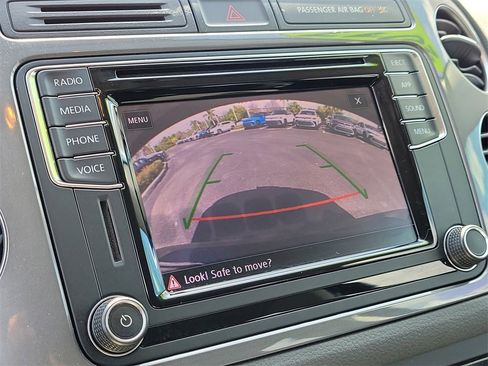 Used 2017 Volkswagen Tiguan Limited w/ Premium Package image 23