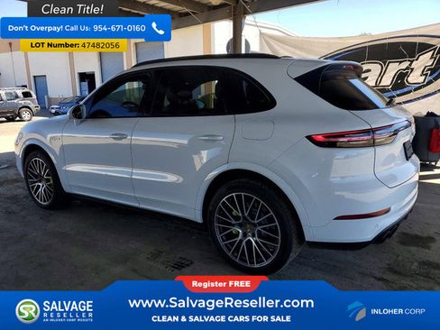 Used 2021 Porsche Cayenne E-Hybrid AWD/4WD image 3