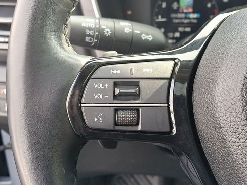 Used 2025 Honda Pilot Elite image 23