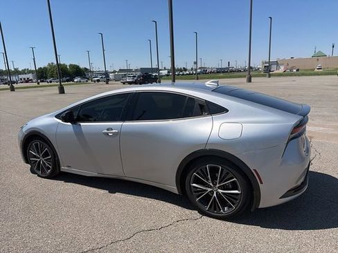 Used 2024 Toyota Prius XLE image 14