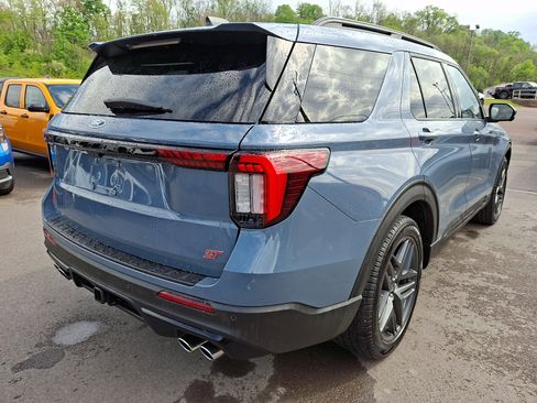 Used 2025 Ford Explorer ST AWD/4WD image 10