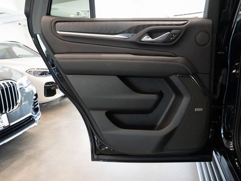 Used 2024 GMC Yukon Denali w/ Denali Reserve Package AWD/4WD image 19