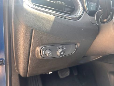 Used 2022 Chevrolet Equinox LS AWD/4WD image 15