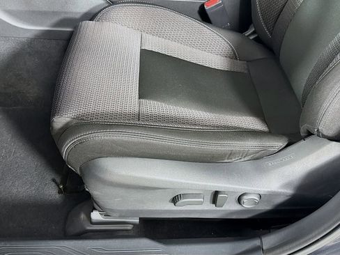 Used 2024 Subaru Outback Premium AWD/4WD image 23
