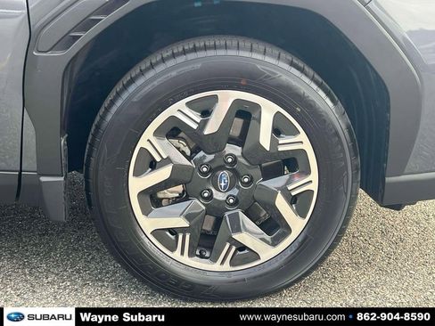 Used 2025 Subaru Forester Premium image 5