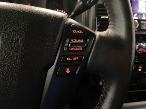 Used 2021 Nissan Titan PRO-4X w/ Pro-4x Convenience Package AWD/4WD image 19