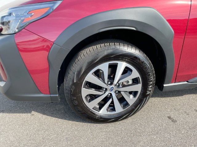 Certified 2025 Subaru Outback Premium AWD/4WD image 8