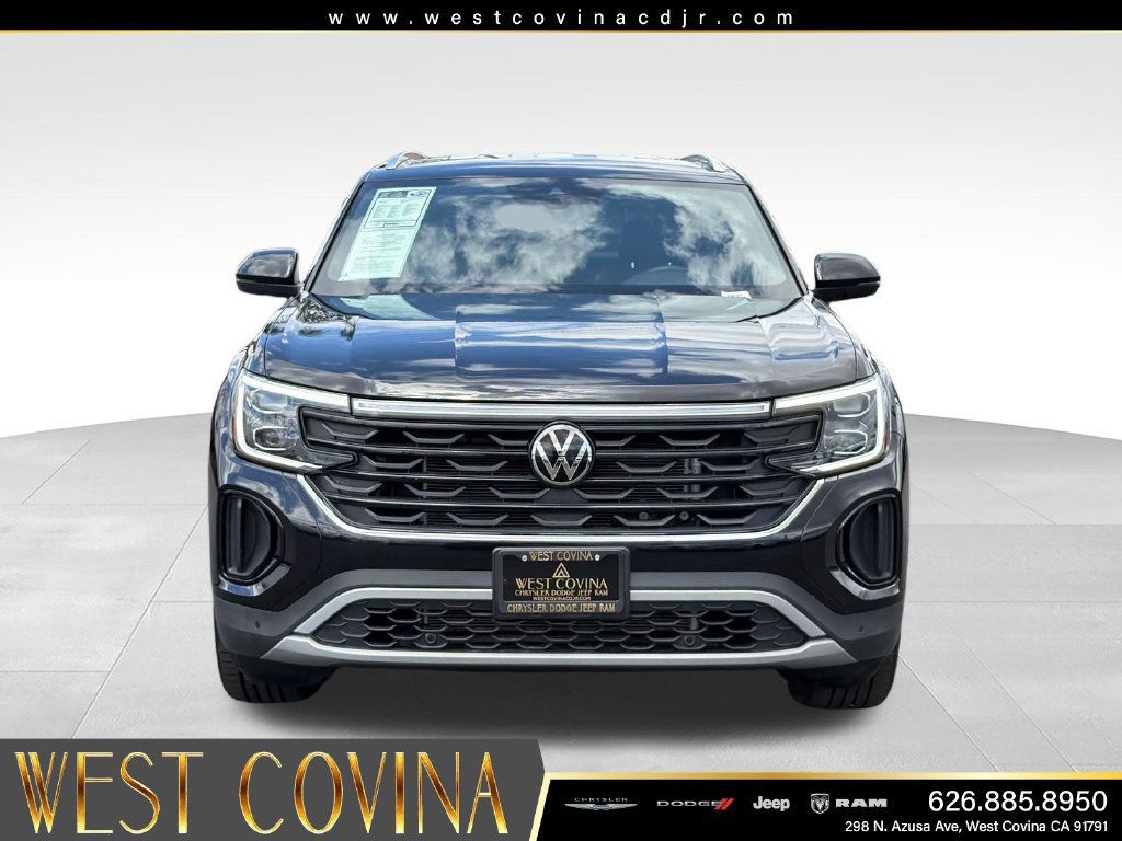 Used 2025 Volkswagen Atlas Cross Sport SE AWD/4WD image 2