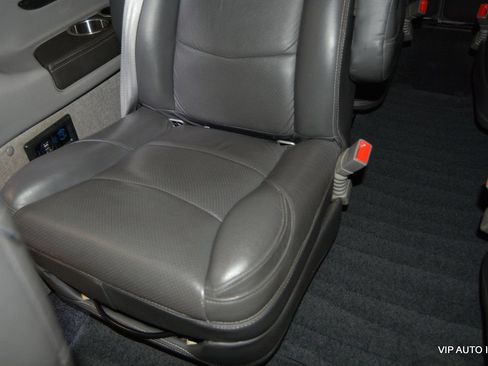 Used 2020 GMC Savana 2500 Extended w/ Enhanced Convenience Package RWD image 37
