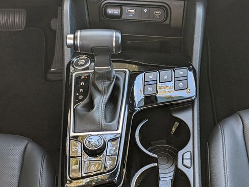 Certified 2024 Kia Sportage SX image 17