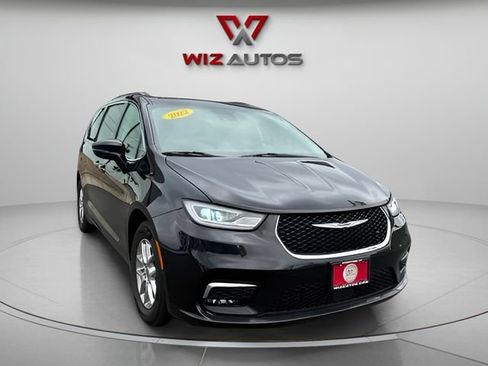 Used 2022 Chrysler Pacifica Touring-L FWD image 6