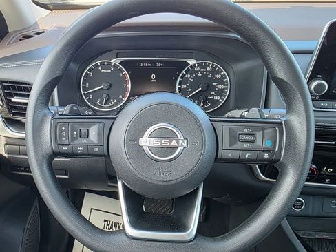 Used 2022 Nissan Rogue SV image 27