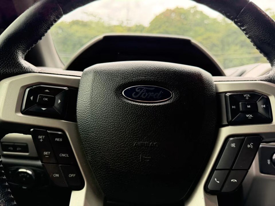 Used 2015 Ford F150 Lariat AWD/4WD image 16