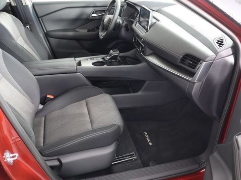 Used 2026 Nissan Rogue SV w/ Cold Weather Package FWD image 23