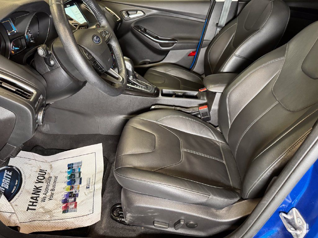 Used 2018 Ford Focus Titanium w/ Titanium Technology Package FWD image 20