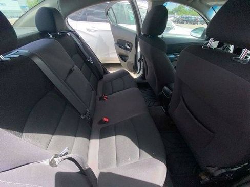 Used 2014 Chevrolet Cruze LT FWD image 3