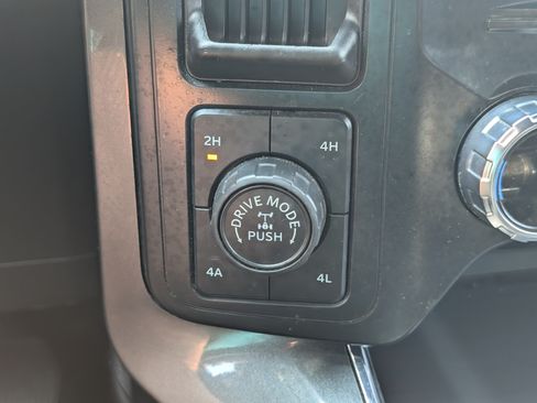 Used 2022 Ford F150 Lariat AWD/4WD image 23
