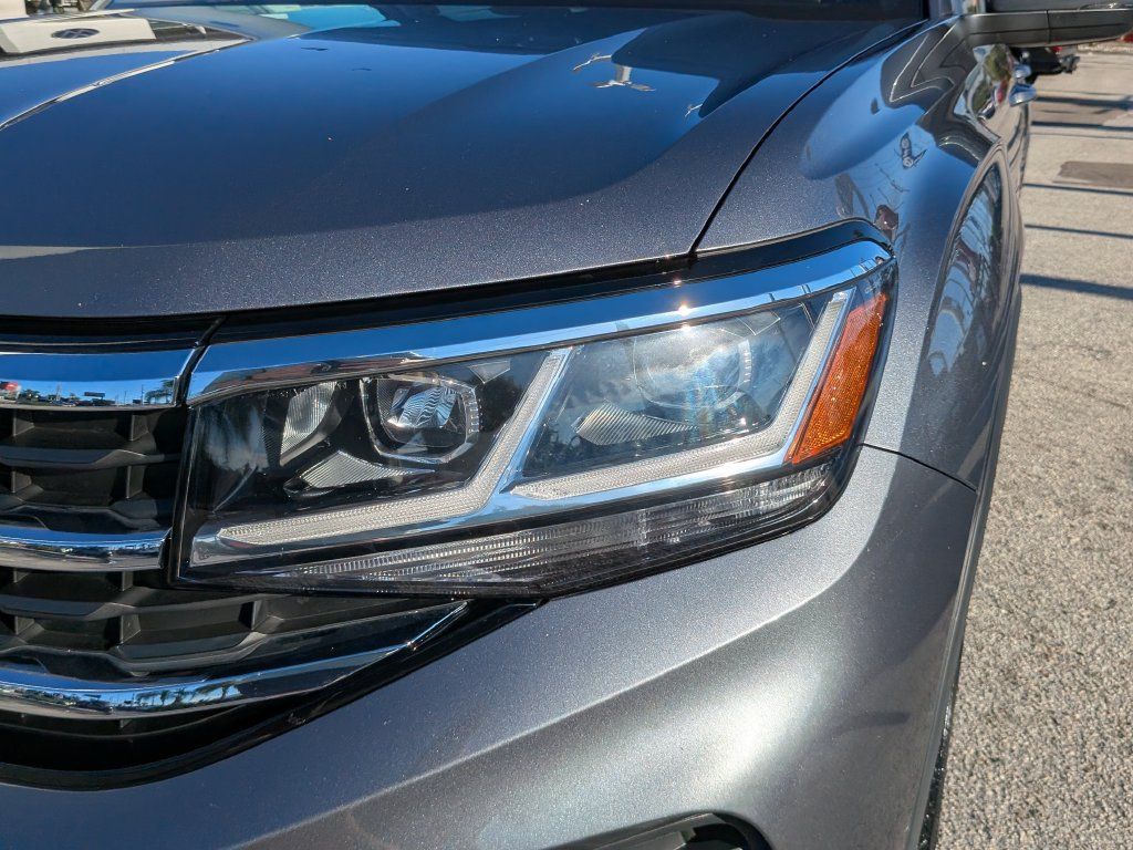 Certified 2023 Volkswagen Atlas SE w/ Panoramic Sunroof Package FWD image 7