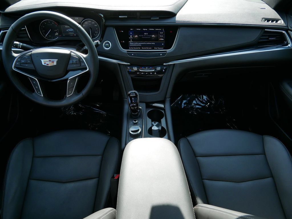 Used 2025 Cadillac XT5 Premium Luxury AWD/4WD image 13
