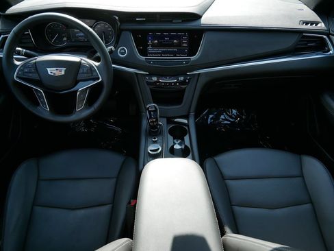 Used 2025 Cadillac XT5 Premium Luxury AWD/4WD image 13