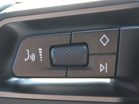 New 2025 Porsche Taycan image 24