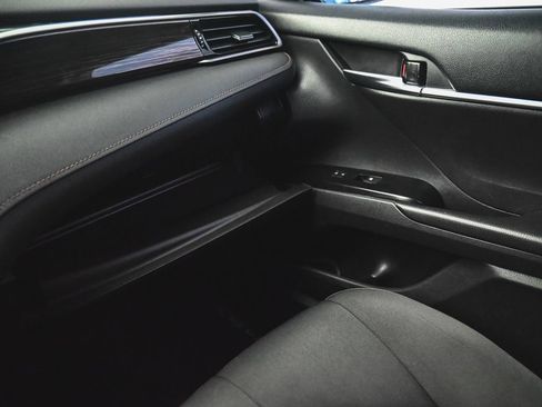 Used 2020 Toyota Camry LE FWD image 16