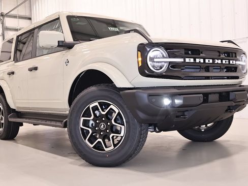 New 2026 Ford Bronco Outer Banks AWD/4WD image 35