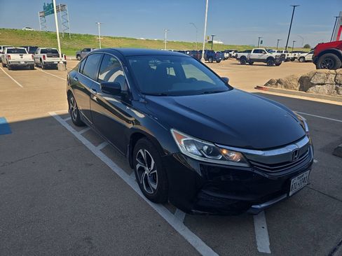 Used 2017 Honda Accord LX image 3