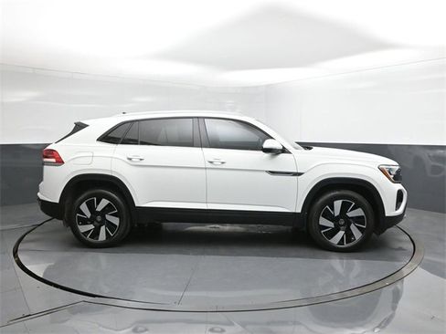 Certified 2024 Volkswagen Atlas Cross Sport SE image 26