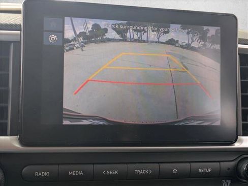 Used 2024 Hyundai Venue SEL image 12