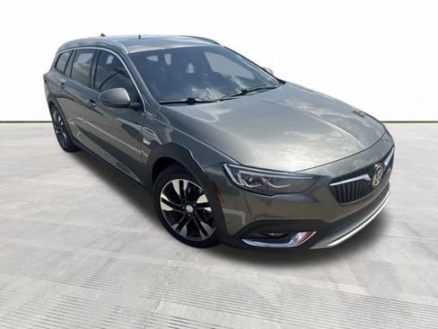 Used 2019 Buick Regal Preferred w/ Sights and Sounds Package AWD/4WD image 2