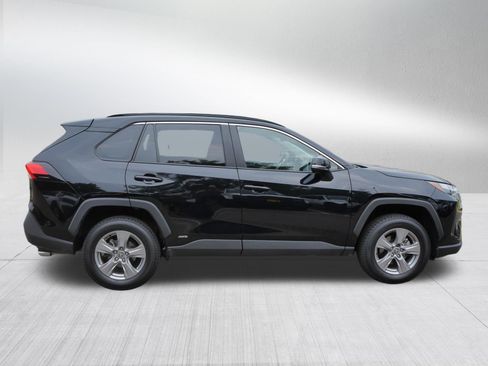 Certified 2025 Toyota RAV4 XLE AWD/4WD image 9