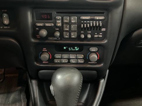 Used 1997 Pontiac Grand Prix GT w/ Opt Pkg image 21