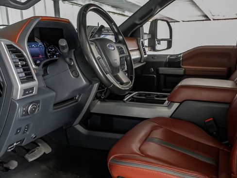 Used 2022 Ford F450 Platinum w/ FX4 Off-Road Package AWD/4WD image 15