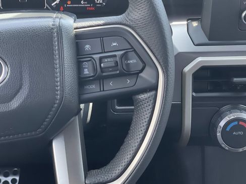 Used 2025 Toyota Tacoma TRD Sport AWD/4WD image 11