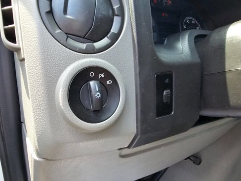 Used 2011 Ford E-150 and Econoline 150 w/ PWR Group image 17